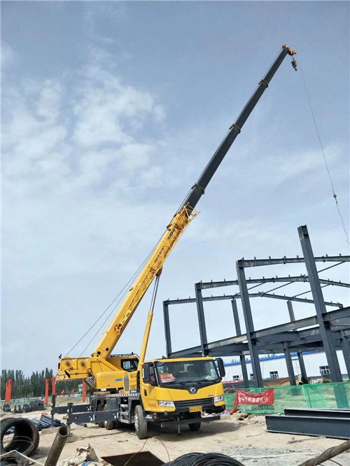 天全县超高层建筑钢结构吊装案例